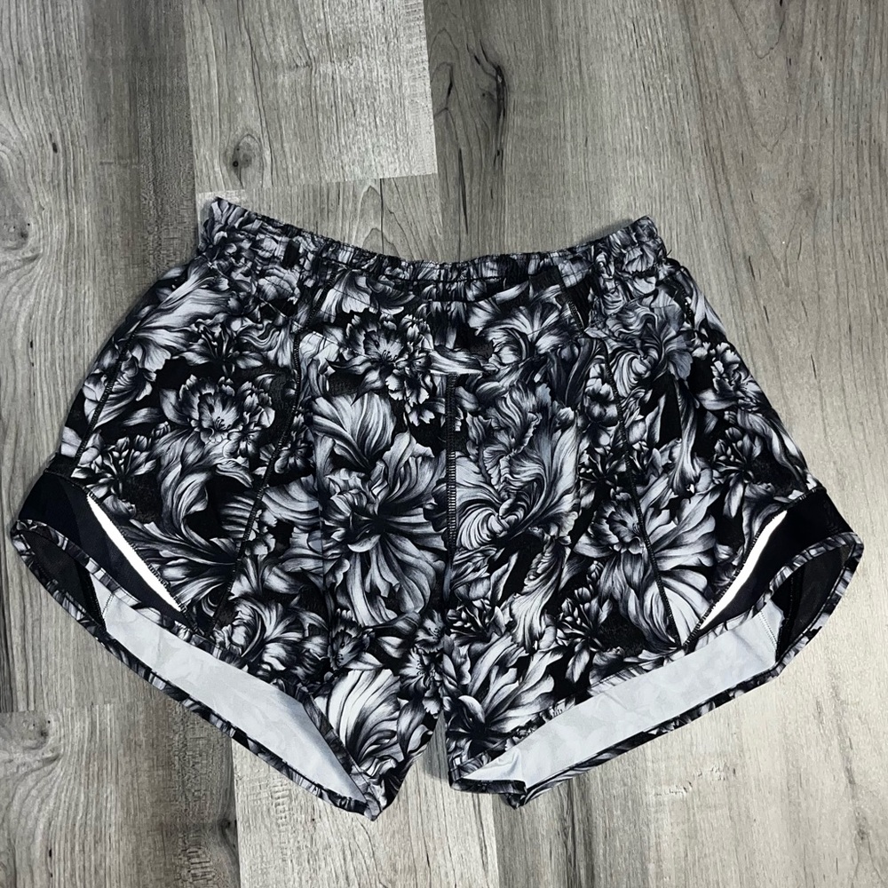 Lululemon hotty hot shorts